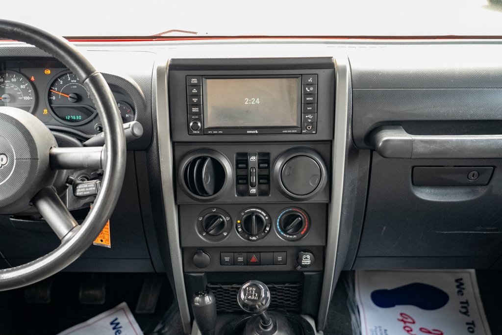 2009 Jeep Wrangler Unlimited X photo 16