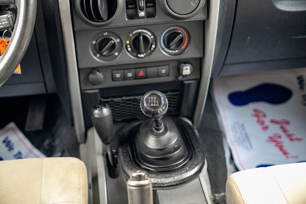 2009 Jeep Wrangler Unlimited X photo 17