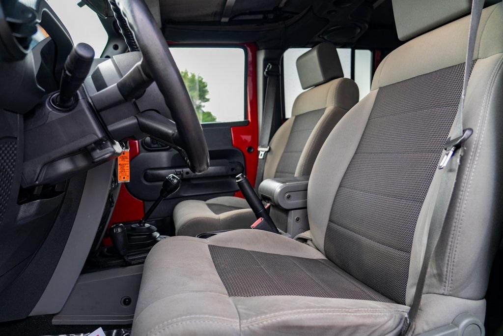 2009 Jeep Wrangler Unlimited X photo 19