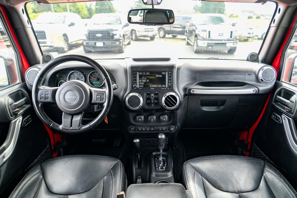 2014 Jeep Wrangler Unlimited Rubicon photo 16