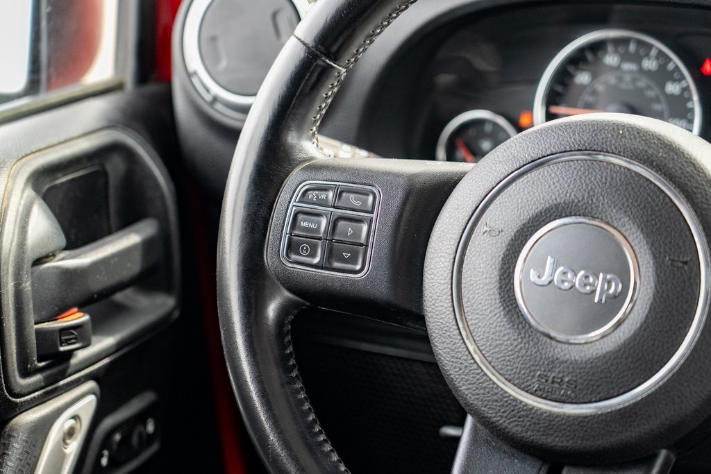 2014 Jeep Wrangler Unlimited Rubicon photo 19