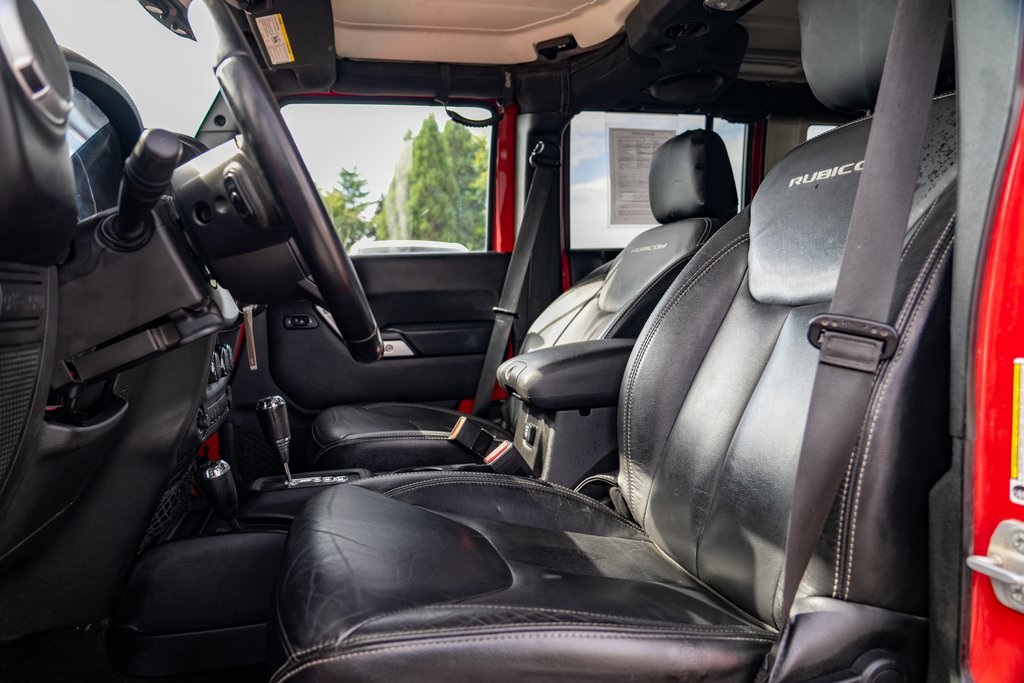 2014 Jeep Wrangler Unlimited Rubicon photo 22