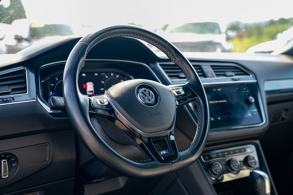 2020 Volkswagen Tiguan SEL Premium R-Line photo 13