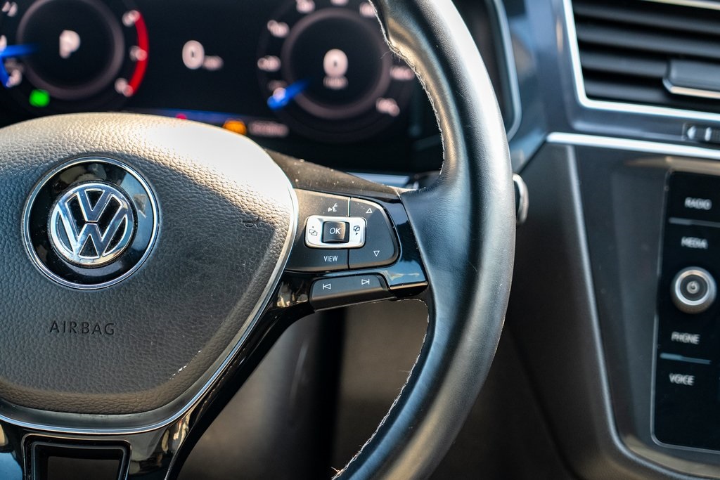 2020 Volkswagen Tiguan SEL Premium R-Line photo 18