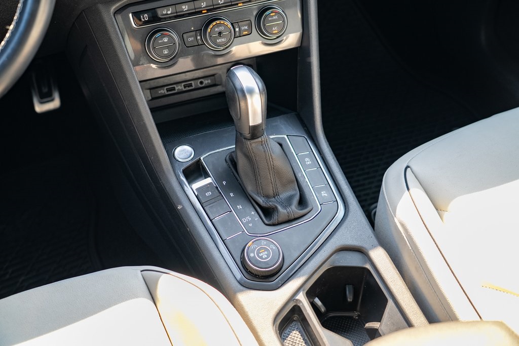 2020 Volkswagen Tiguan SEL Premium R-Line photo 21