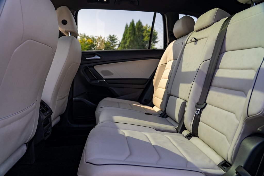2020 Volkswagen Tiguan SEL Premium R-Line photo 23