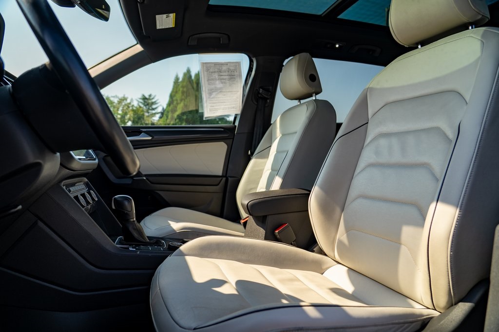 2020 Volkswagen Tiguan SEL Premium R-Line photo 24
