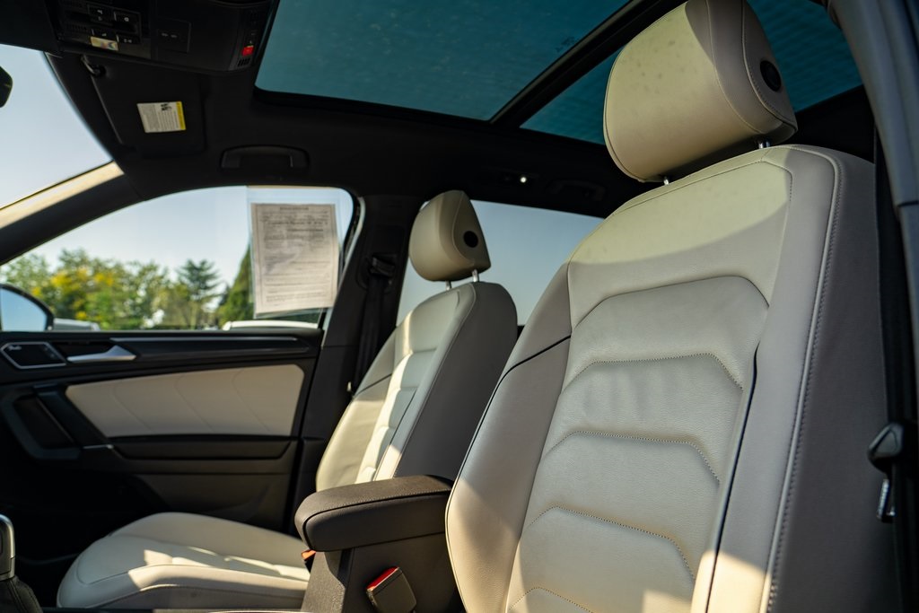 2020 Volkswagen Tiguan SEL Premium R-Line photo 25