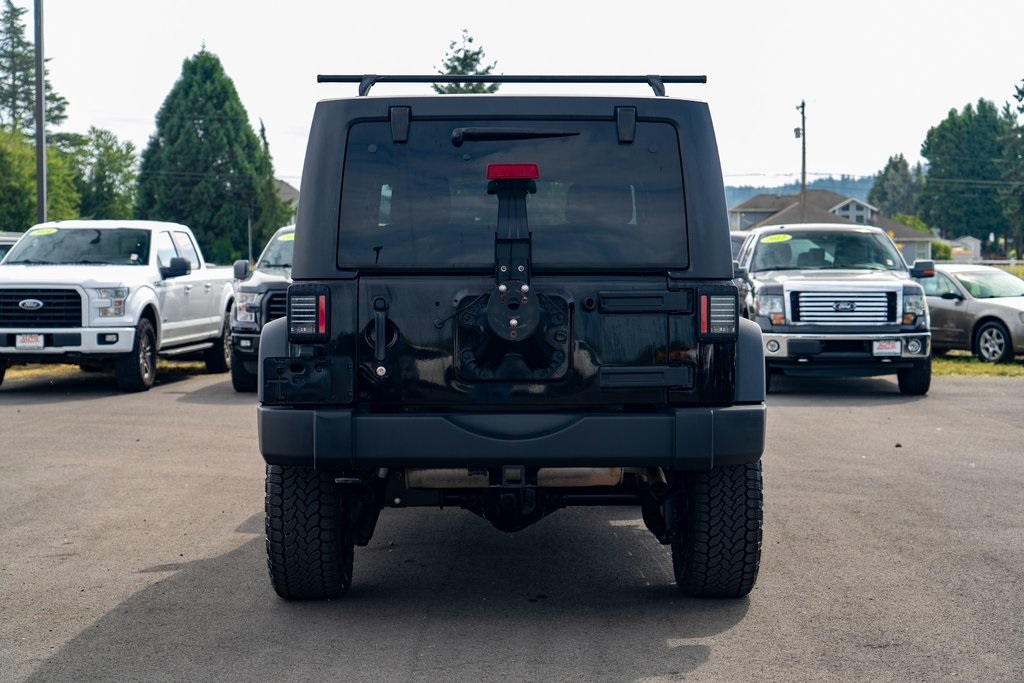 2013 Jeep Wrangler Unlimited Rubicon photo 10