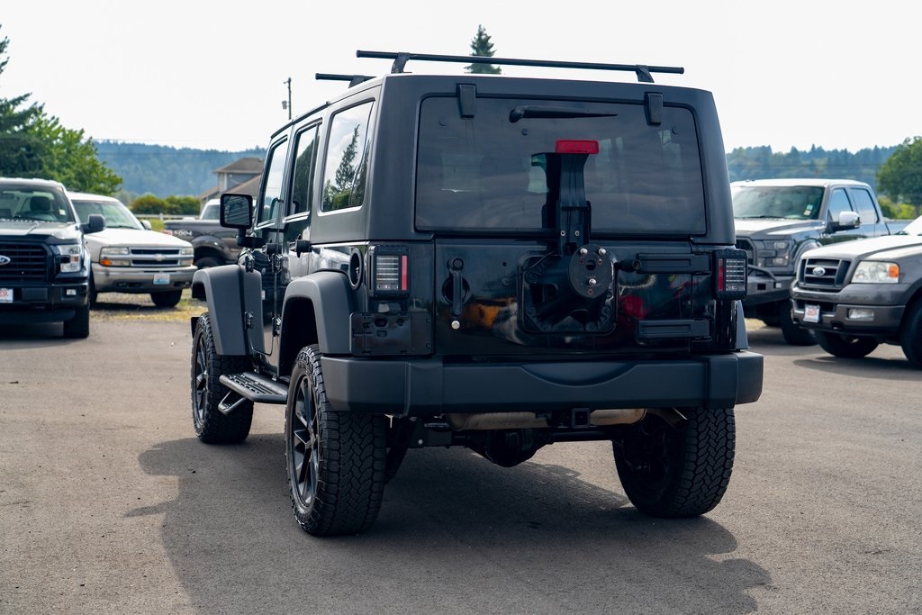 2013 Jeep Wrangler Unlimited Rubicon photo 11