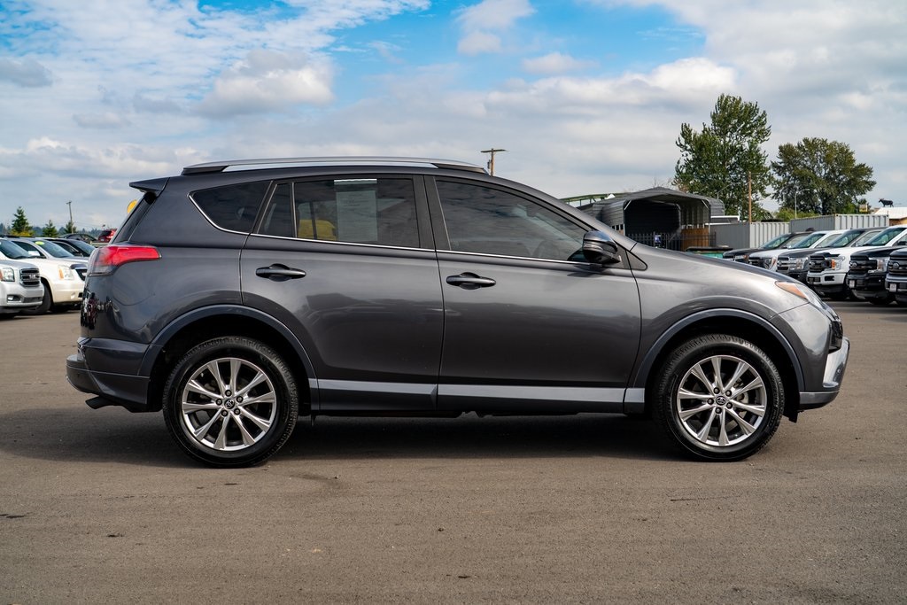 2018 Toyota RAV4 Platinum photo 2