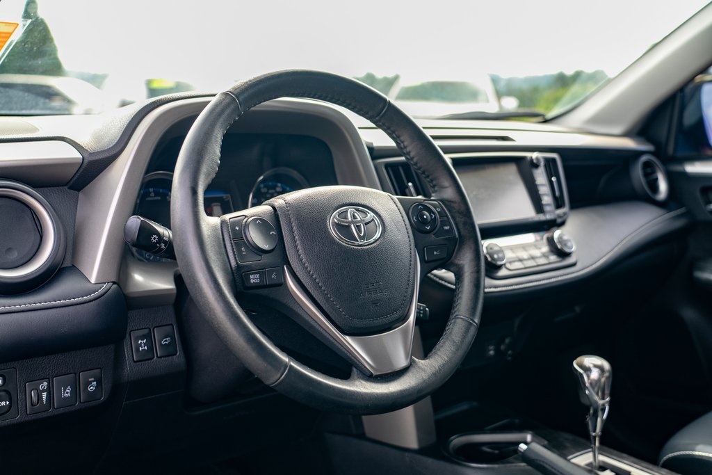 2018 Toyota RAV4 Platinum photo 7