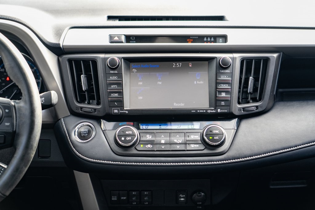 2018 Toyota RAV4 Platinum photo 11