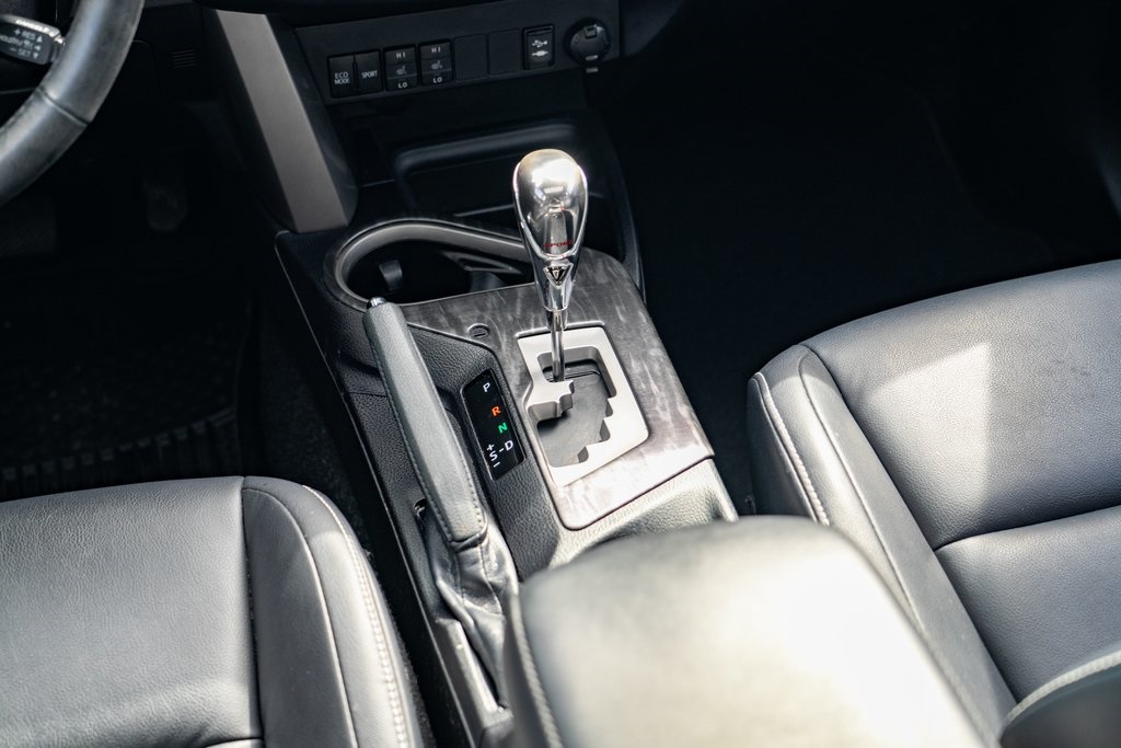 2018 Toyota RAV4 Platinum photo 15