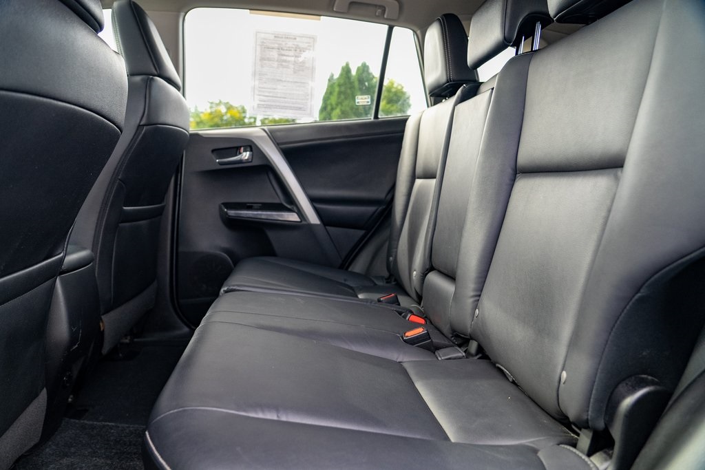 2018 Toyota RAV4 Platinum photo 16
