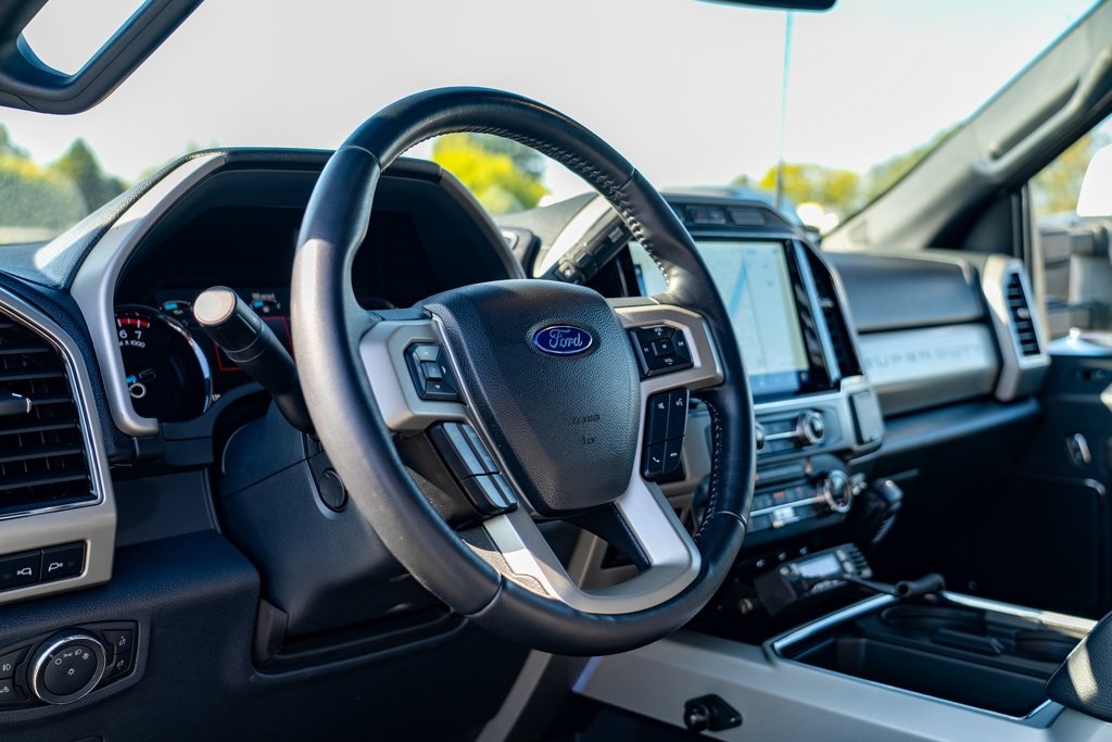 2022 Ford F-350 Lariat photo 13