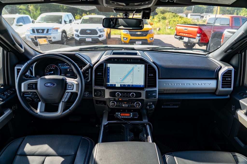 2022 Ford F-350 Lariat photo 16