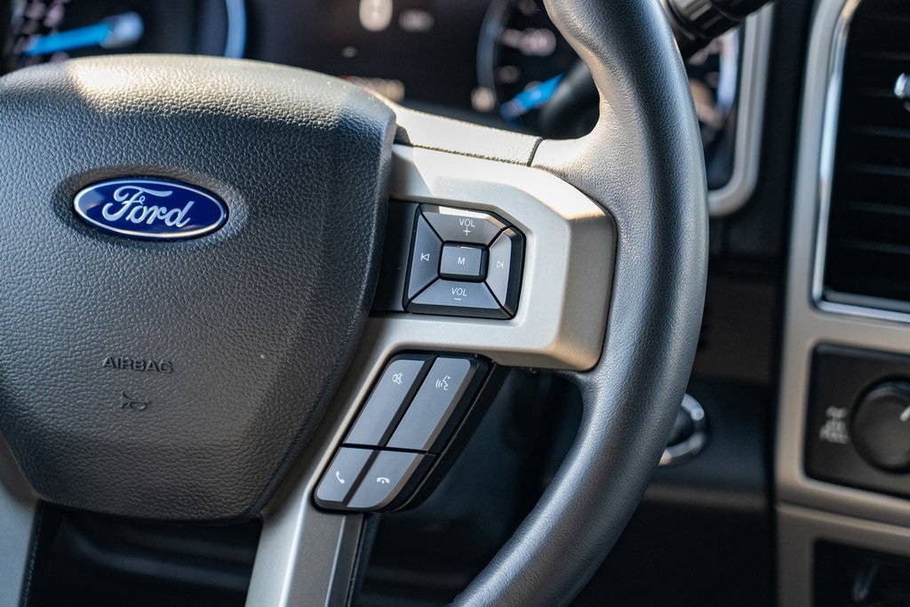 2022 Ford F-350 Lariat photo 18