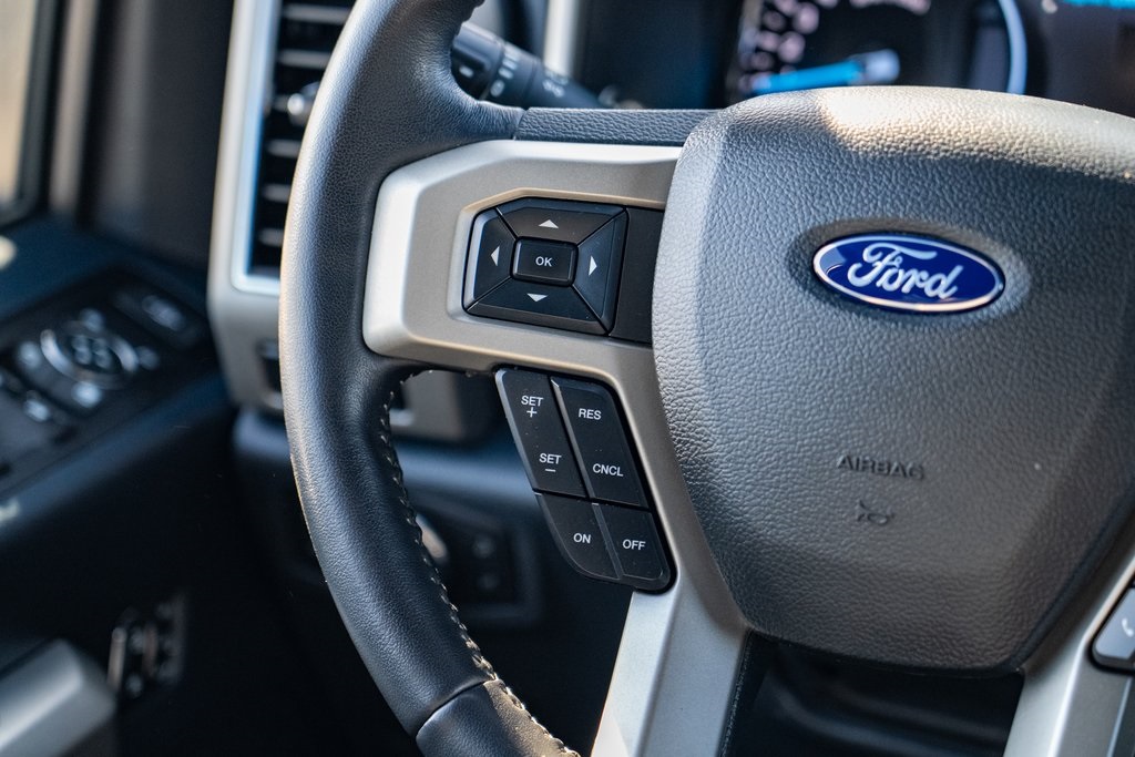 2022 Ford F-350 Lariat photo 19