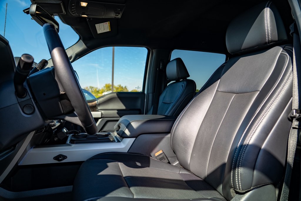 2022 Ford F-350 Lariat photo 23