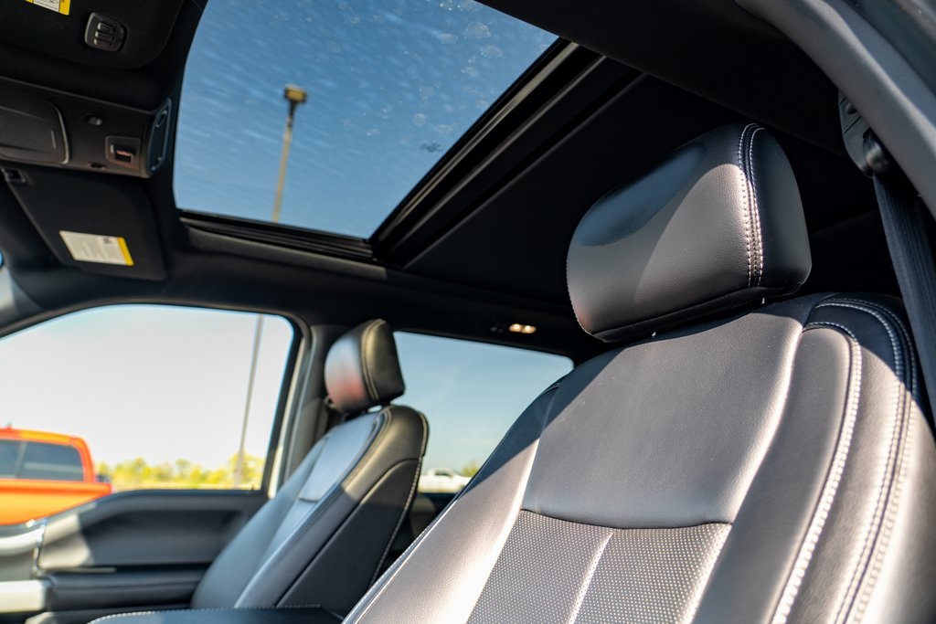 2020 Ford F-150 Lariat photo 19
