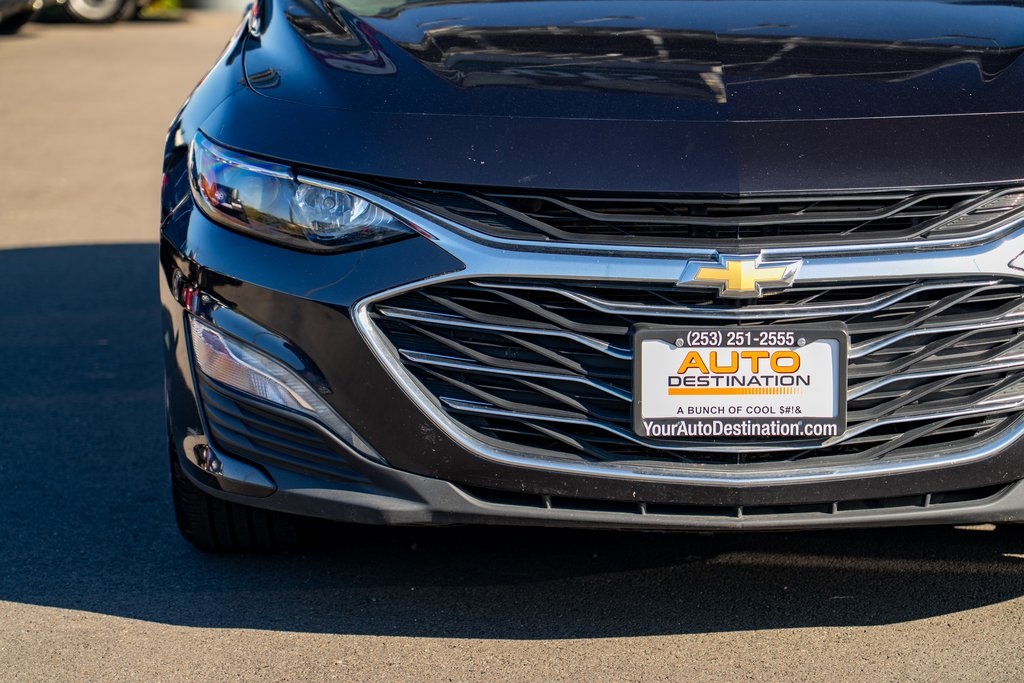 2023 Chevrolet Malibu 1LT photo 2
