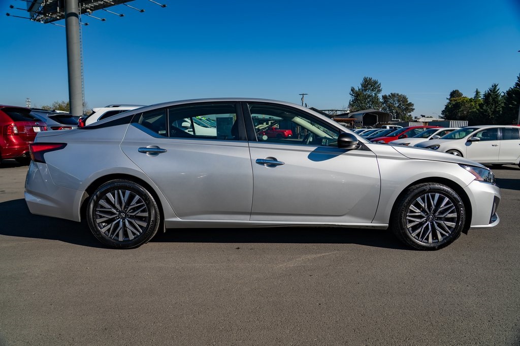 2024 Nissan Altima 2.5 SV photo 4
