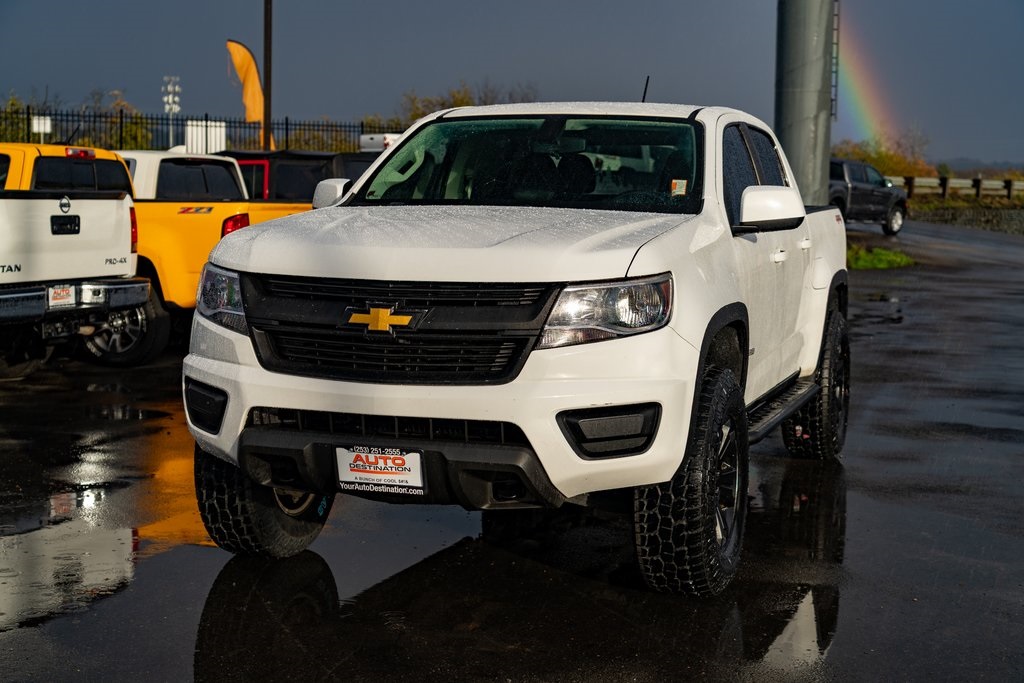 2018 Chevrolet Colorado LT photo 2