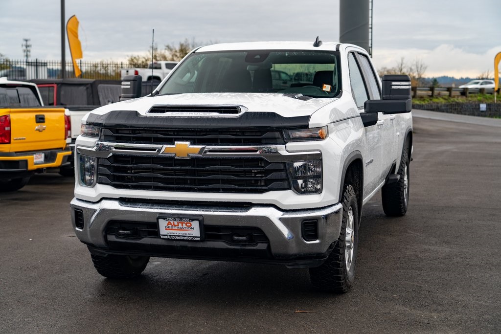 2024 Chevrolet Silverado 3500HD LT photo 4