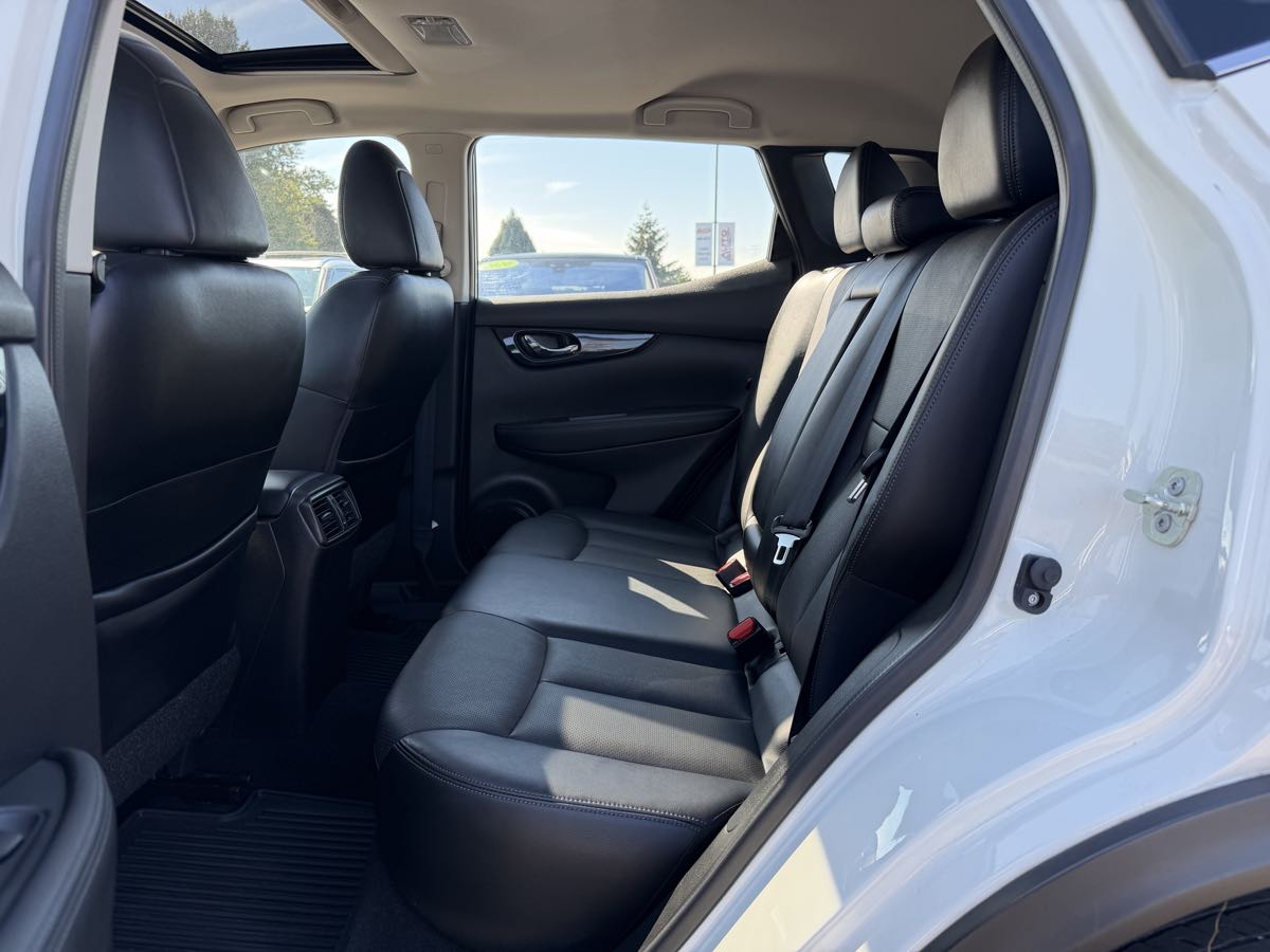 Nissan Rogue Sport photo 15