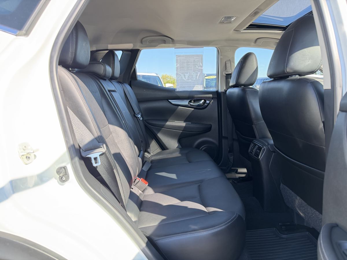 Nissan Rogue Sport photo 16
