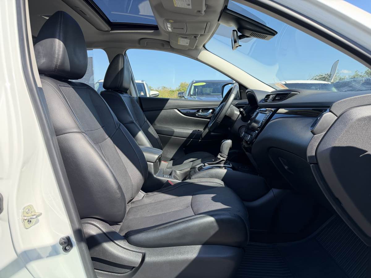 Nissan Rogue Sport photo 17