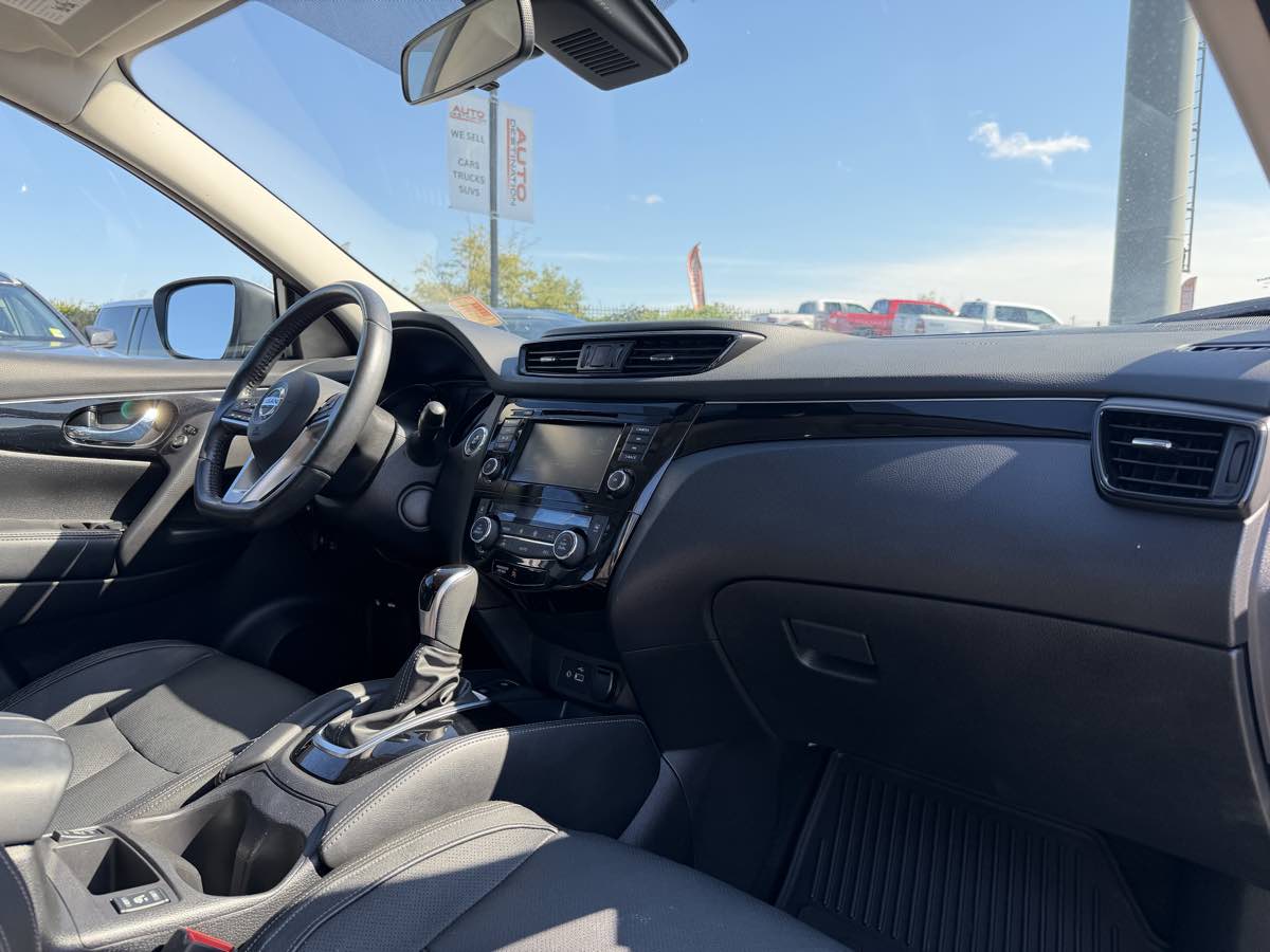Nissan Rogue Sport photo 18