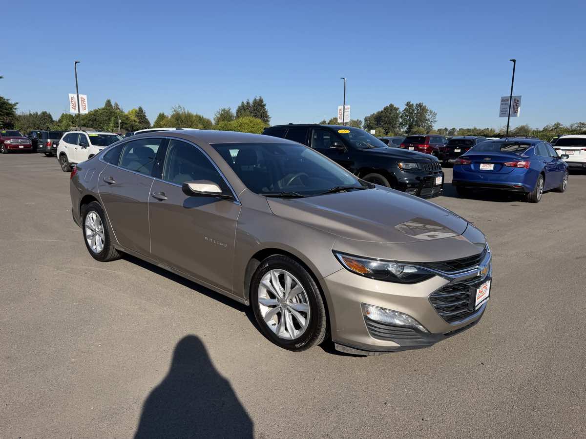 Chevrolet Malibu photo 2
