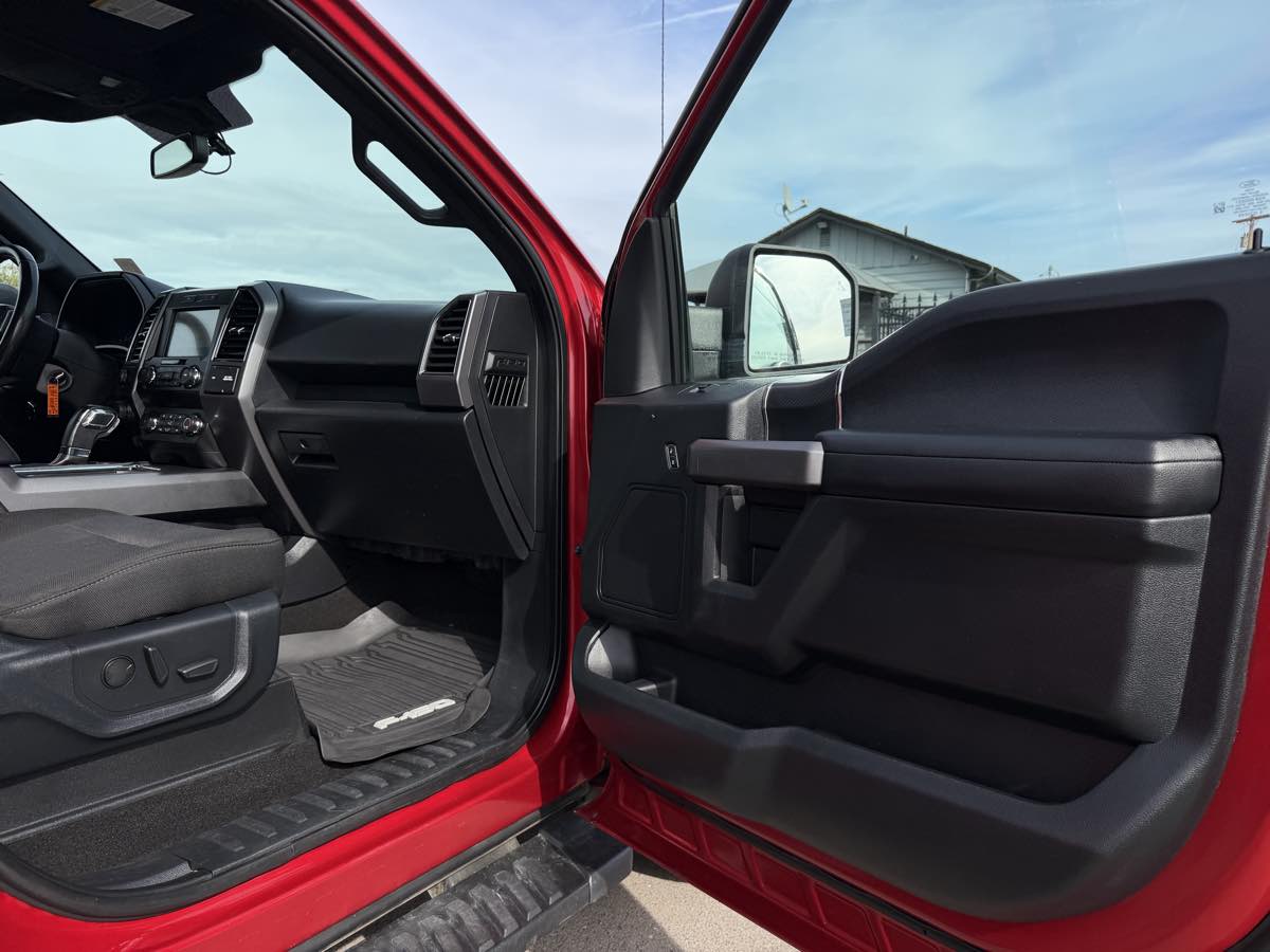 Ford F-150 photo 18