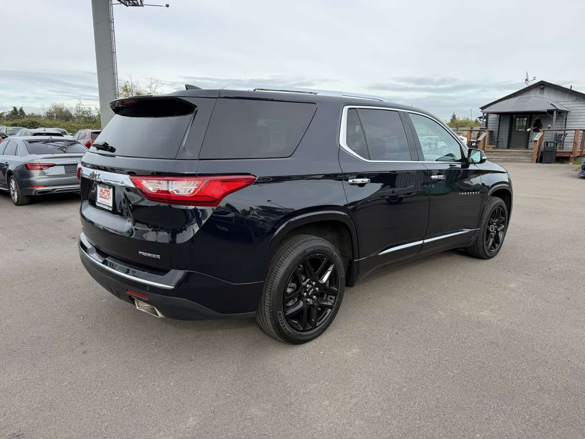 Chevrolet Traverse photo 8