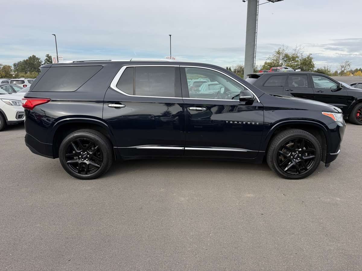 Chevrolet Traverse photo 9