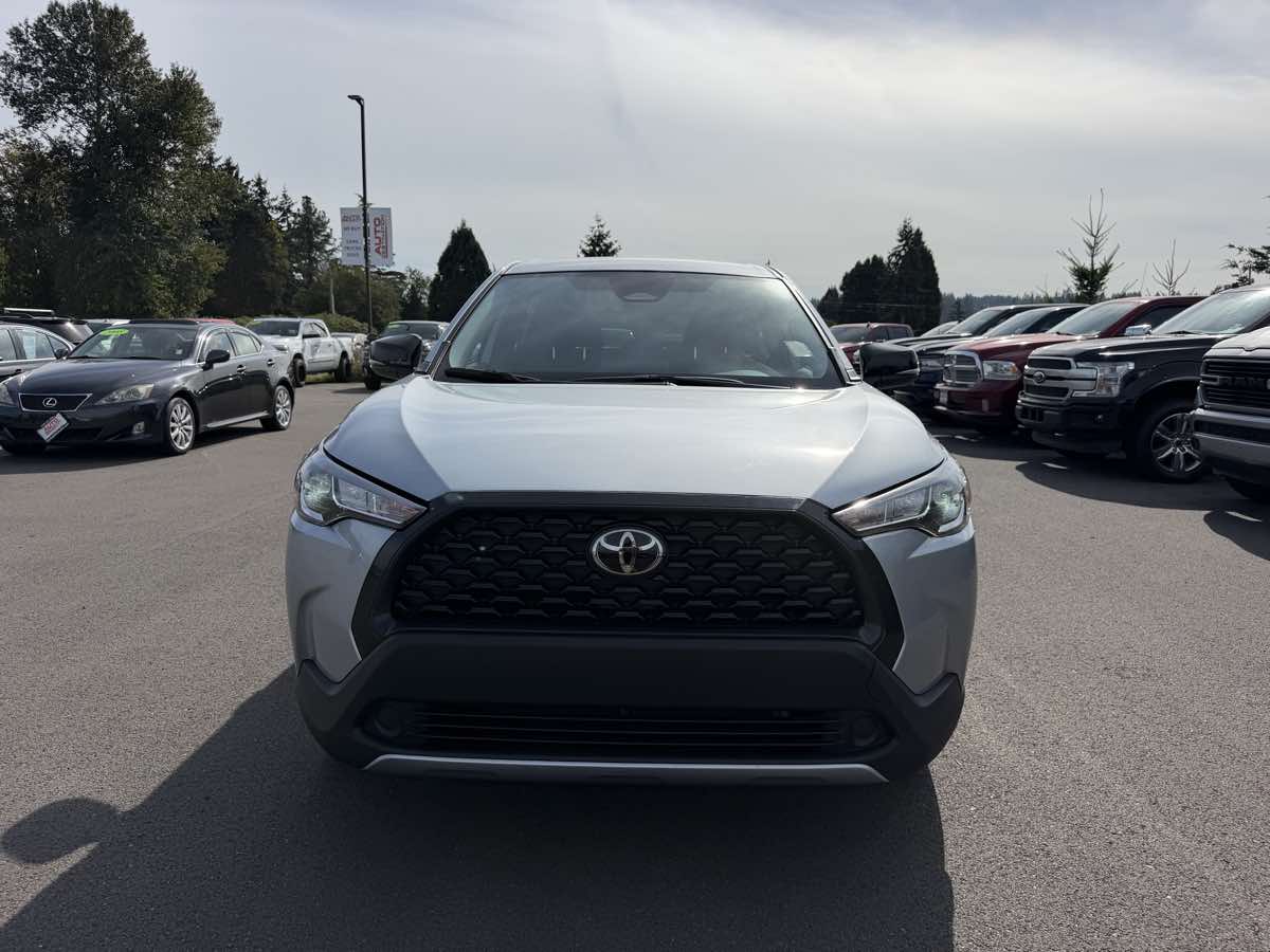 Toyota Corolla Cross photo 3
