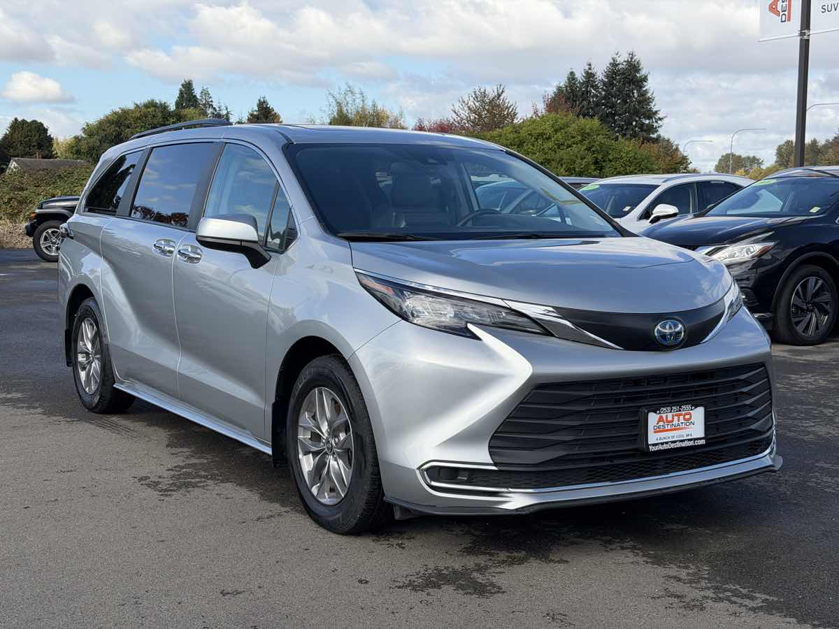 Photo 2 of this Toyota Sienna