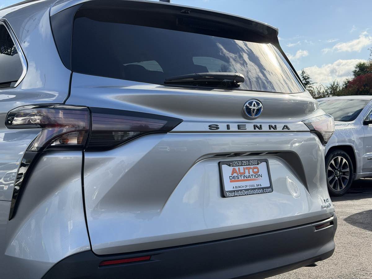 Photo 11 of this Toyota Sienna