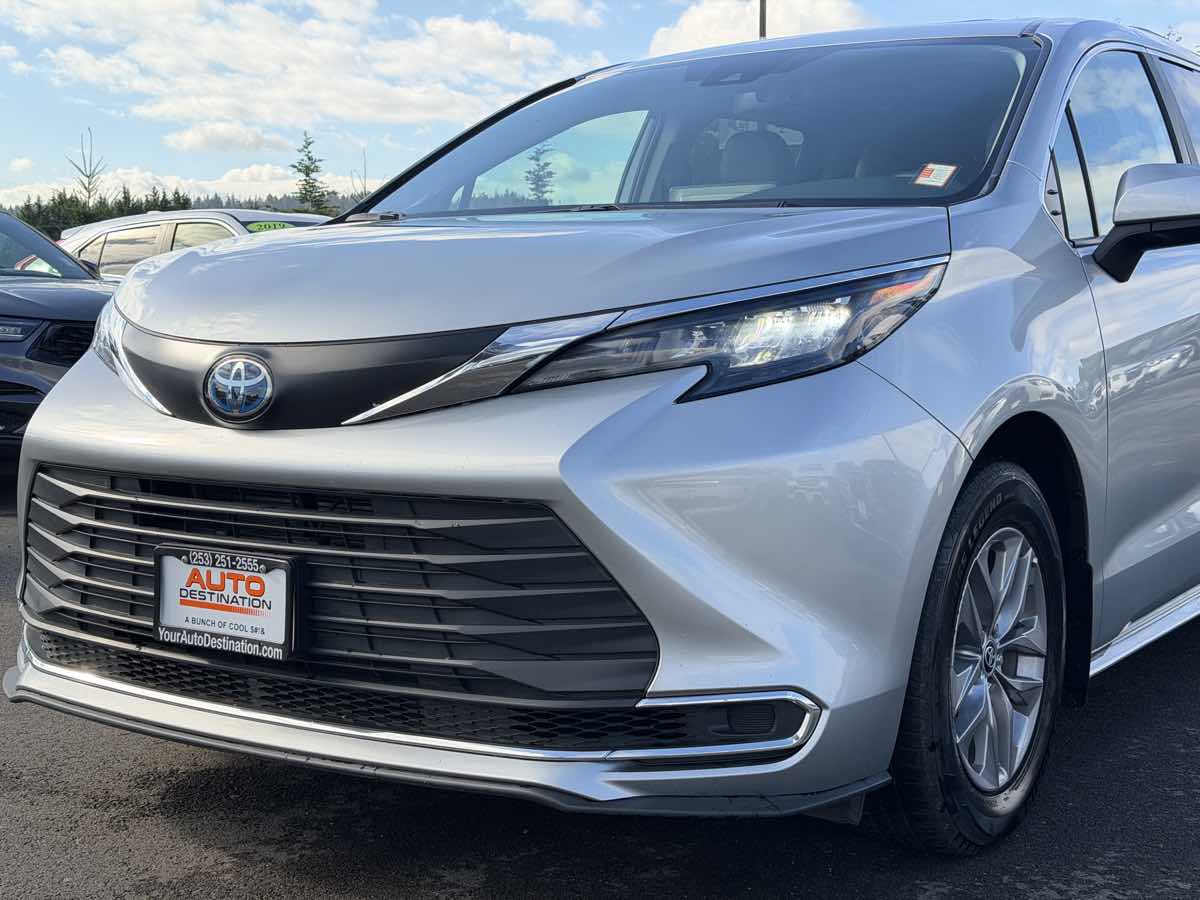 Photo 12 of this Toyota Sienna