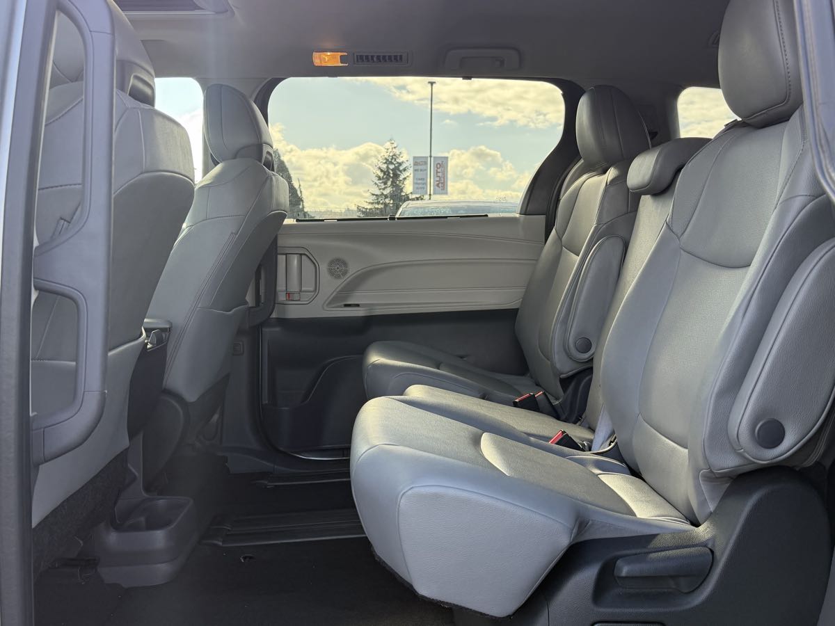 Photo 15 of this Toyota Sienna