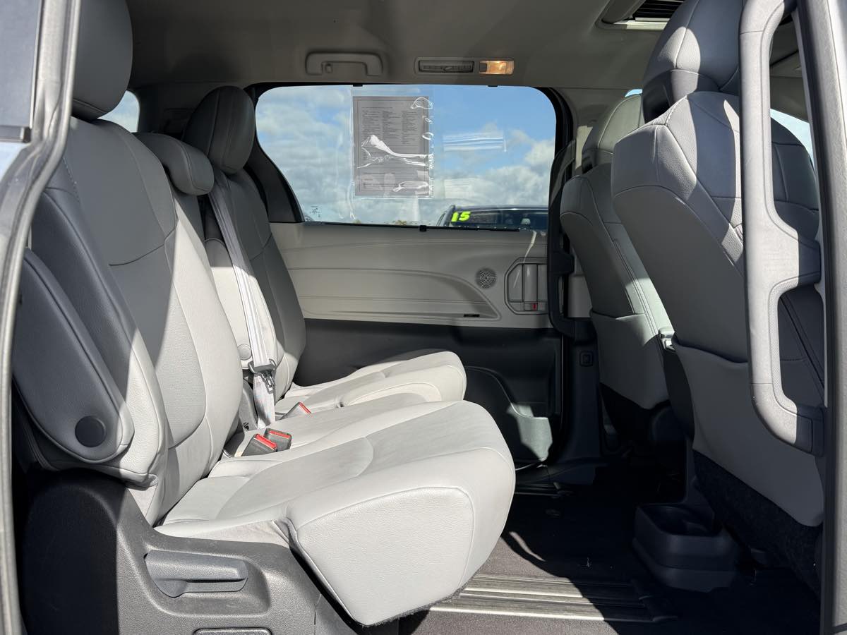 Photo 18 of this Toyota Sienna