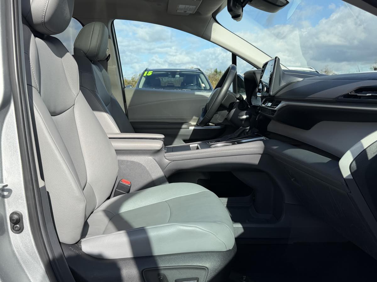 Photo 19 of this Toyota Sienna