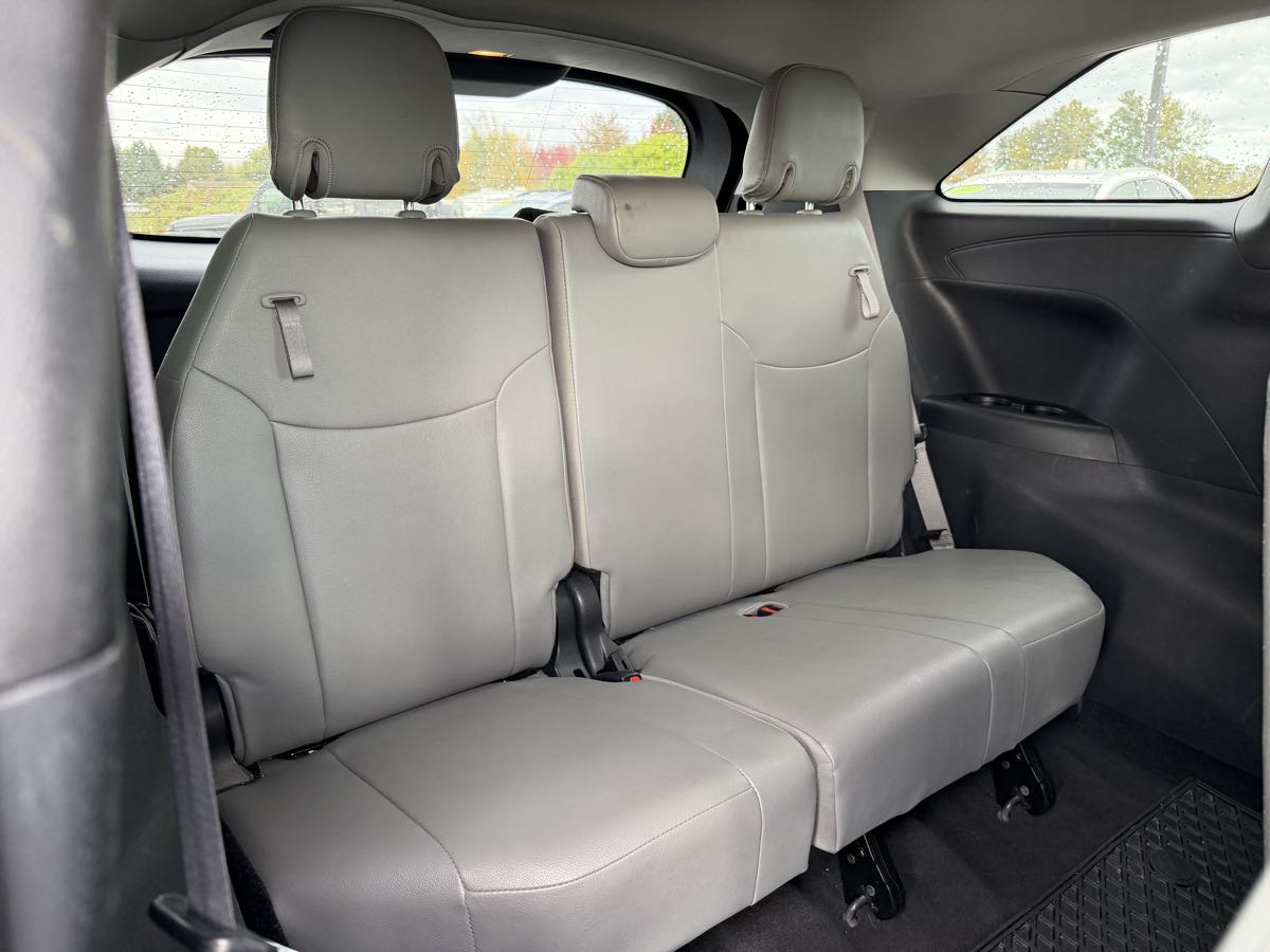 Photo 17 of this Toyota Sienna