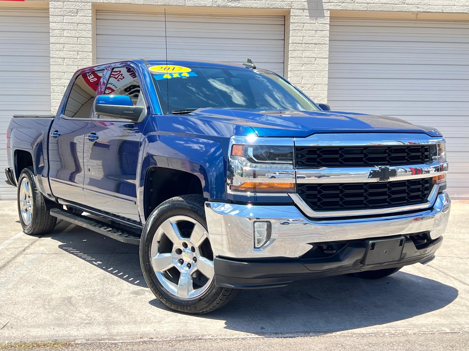 2017 Chevrolet Silverado 1500 LT photo 3