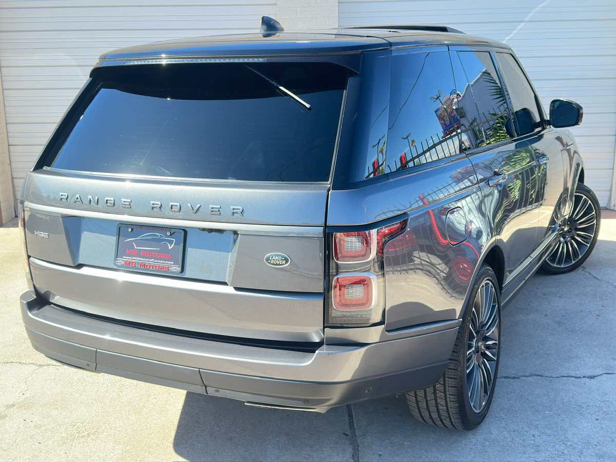 2018 Land Rover Range Rover HSE photo 17