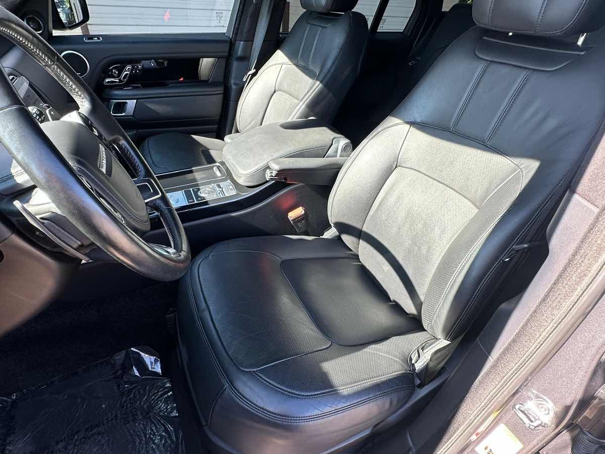 2018 Land Rover Range Rover HSE photo 33