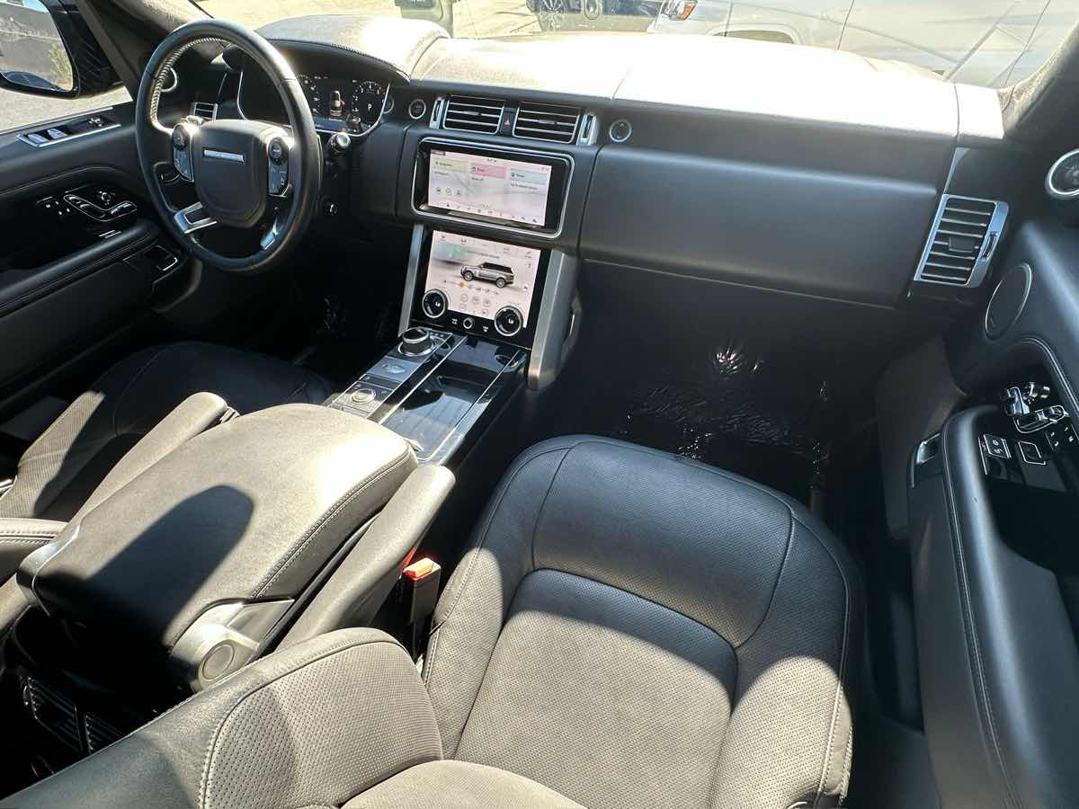 2018 Land Rover Range Rover HSE photo 38