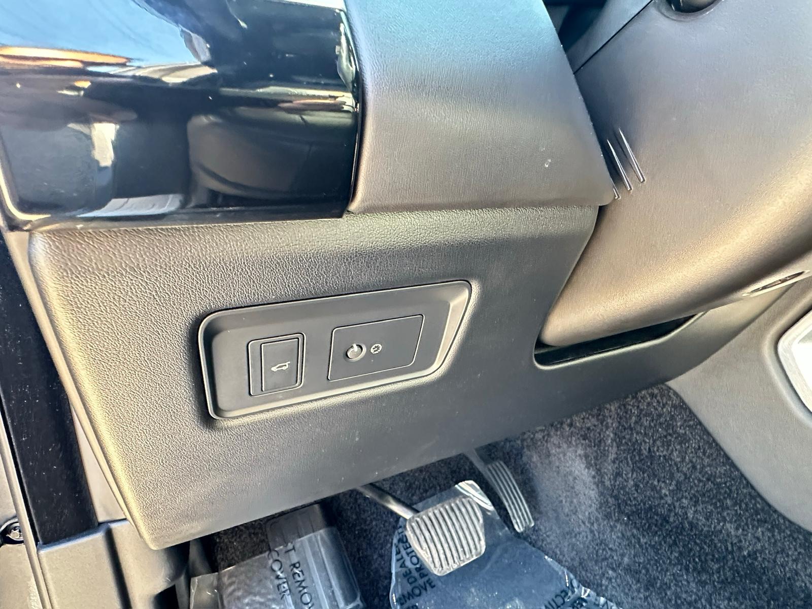2018 Land Rover Range Rover HSE photo 30